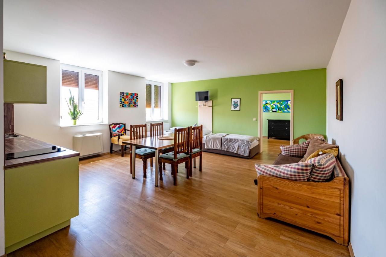 Apartmany Gulliver Mikulov Exteriör bild