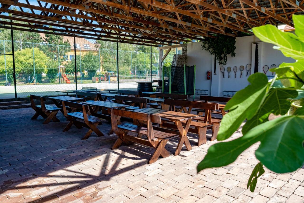 Apartmany Gulliver Mikulov Exteriör bild
