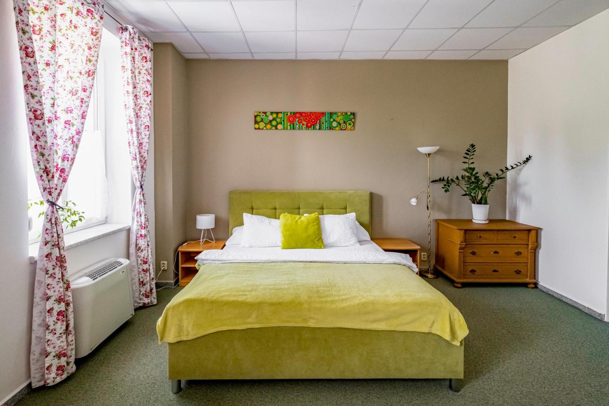 Apartmany Gulliver Mikulov Exteriör bild