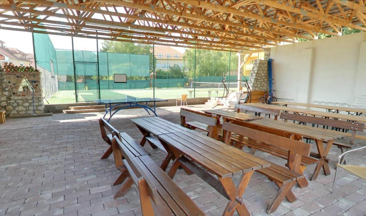 Apartmany Gulliver Mikulov Exteriör bild